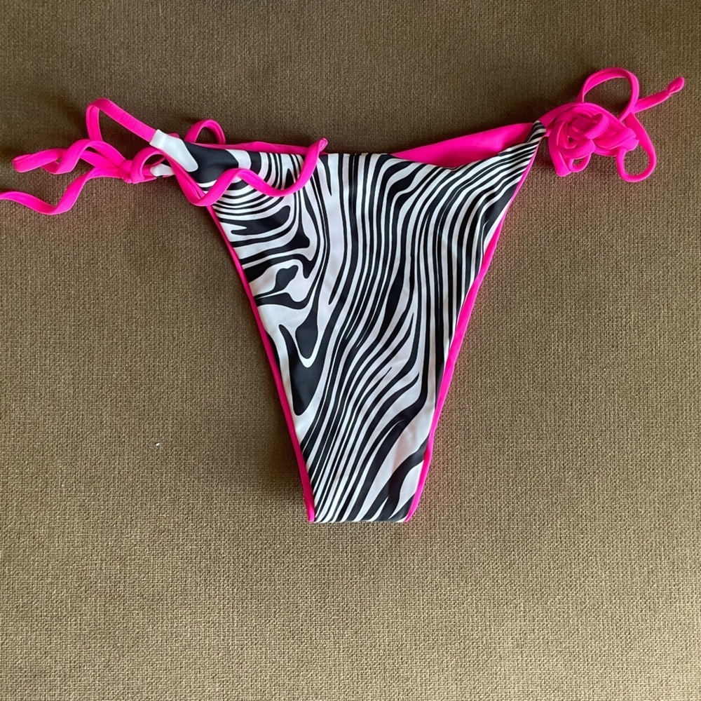Bikini‎ Set - Picture 3 of 5